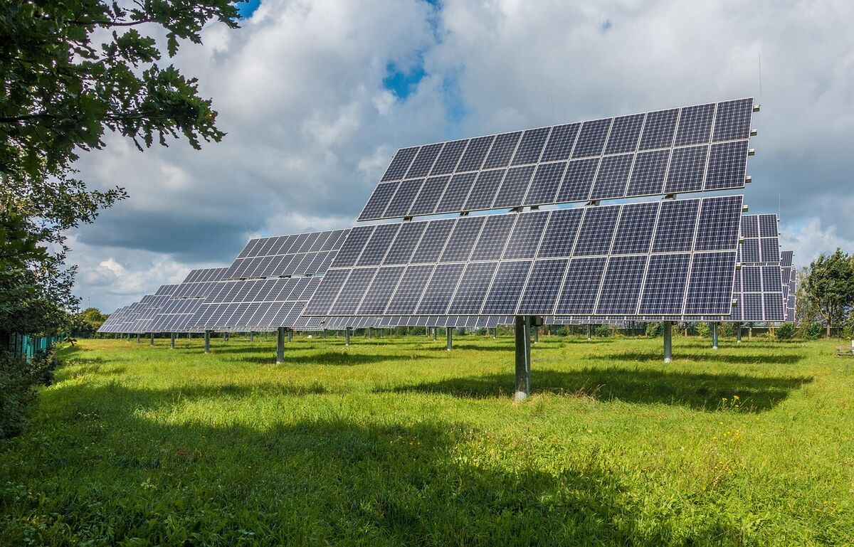 Ombrières photovoltaïques : l’obligation sur parking