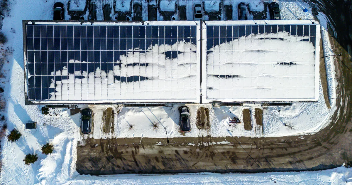 Centrale solaire 250 kWc : prix, AOS CRE et rentabilité en 2026