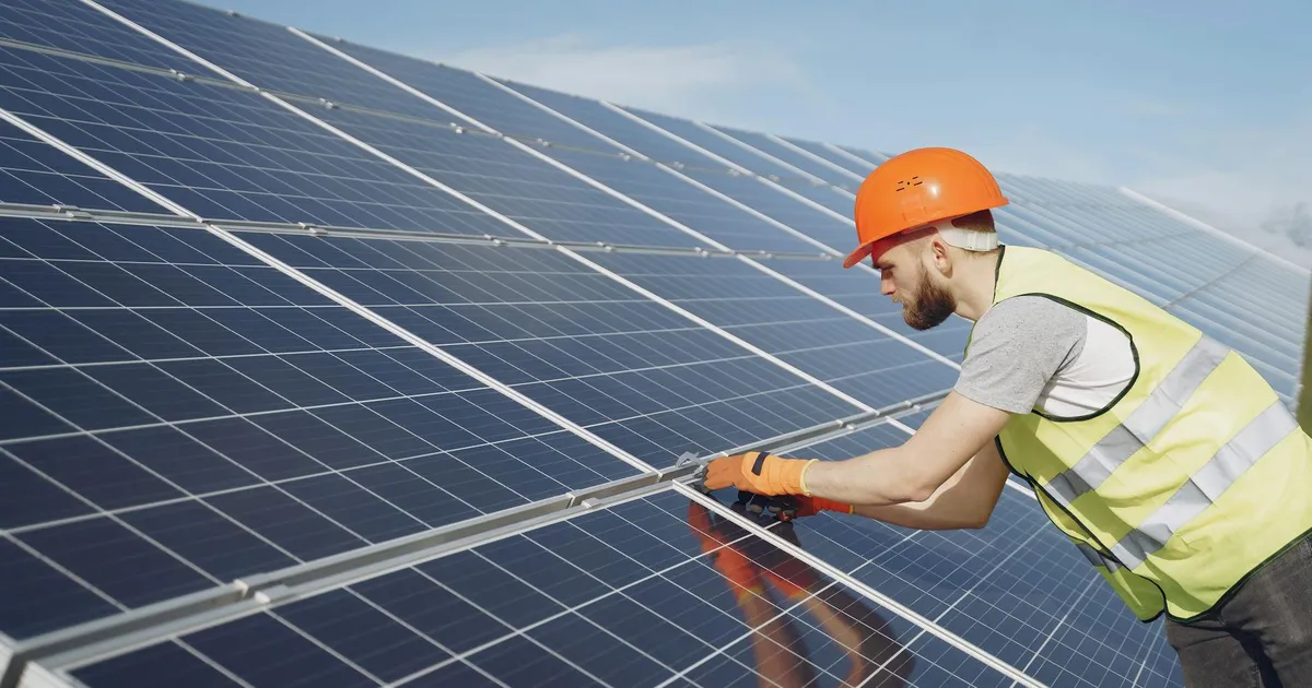 Enphase IQ8 : micro-onduleur 2026 sans batterie