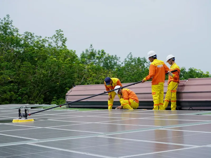 Maintenance et monitoring d'un onduleur solaire résidentiel