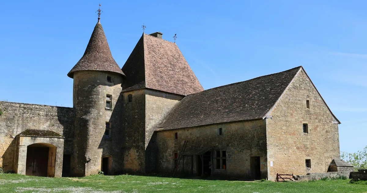Maison à Médoc équipée de panneaux solaires photovoltaïques sur sa toiture