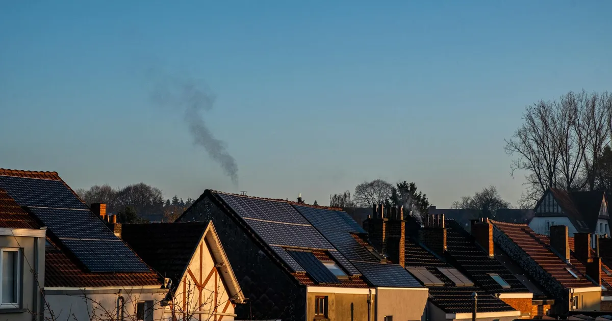 Maison à Pays de la Loire équipée de panneaux solaires photovoltaïques sur sa toiture