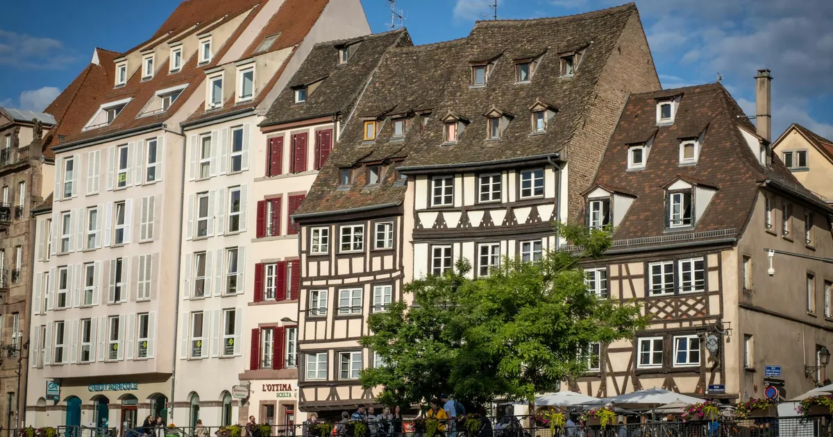 Maison à Strasbourg équipée de panneaux solaires photovoltaïques sur sa toiture